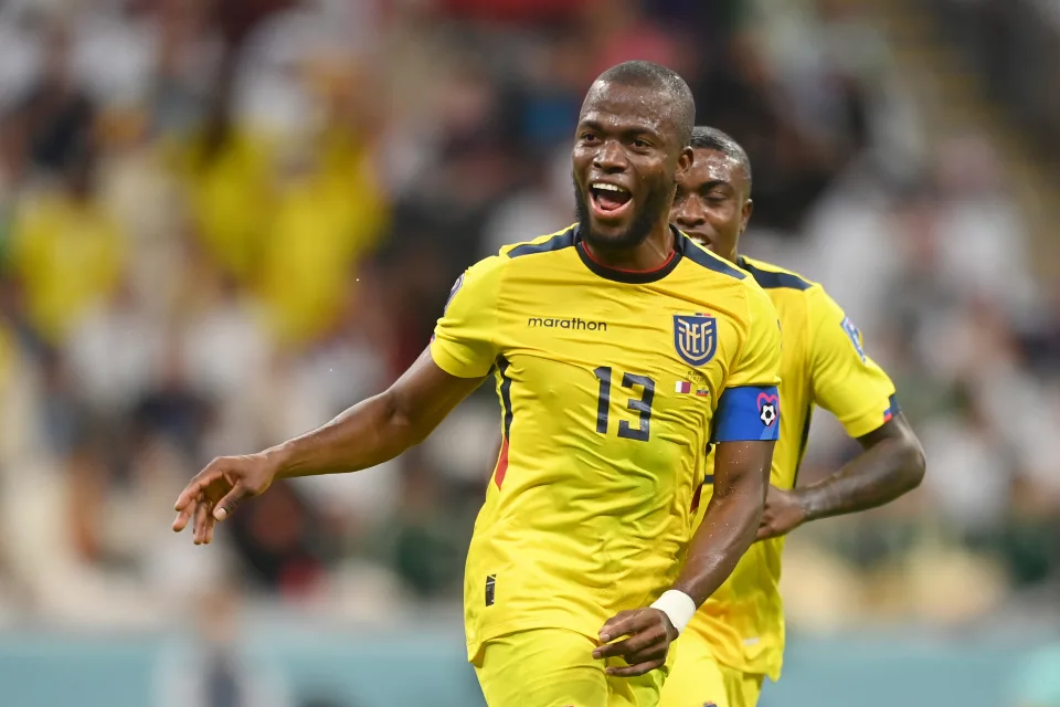 Enner Valencia ayudó a víctimas del terremoto en Turquía